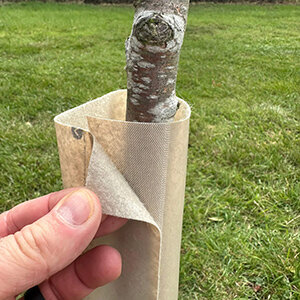 VELCRO Brand Tree and Shrub Protector 30cm x 60cm